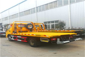 芙蓉附近拖车救援搭电